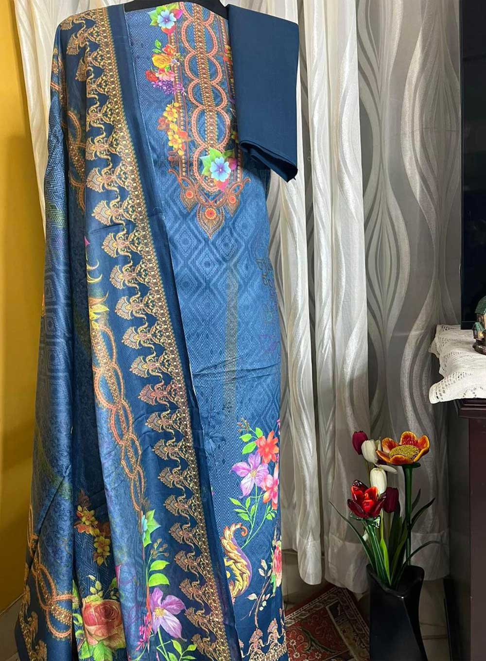122 - Pakistani Lawn Three Piece