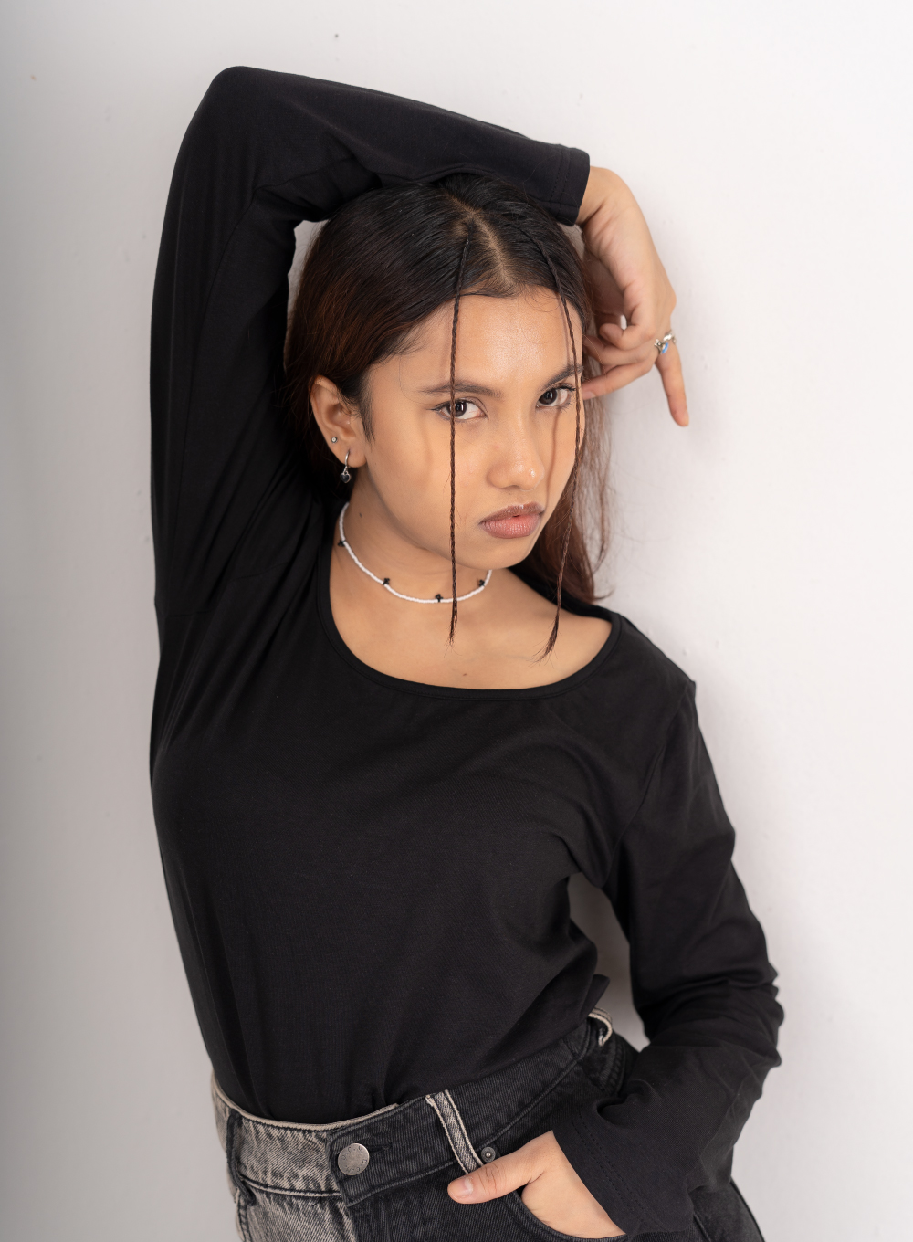 570 - Women Scoop Neck Long Sleeve Black Top