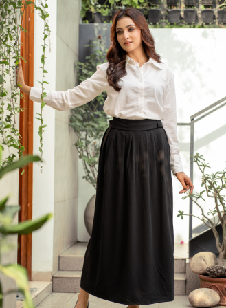 1648 - Classic Black & White Skirt Shirt Set