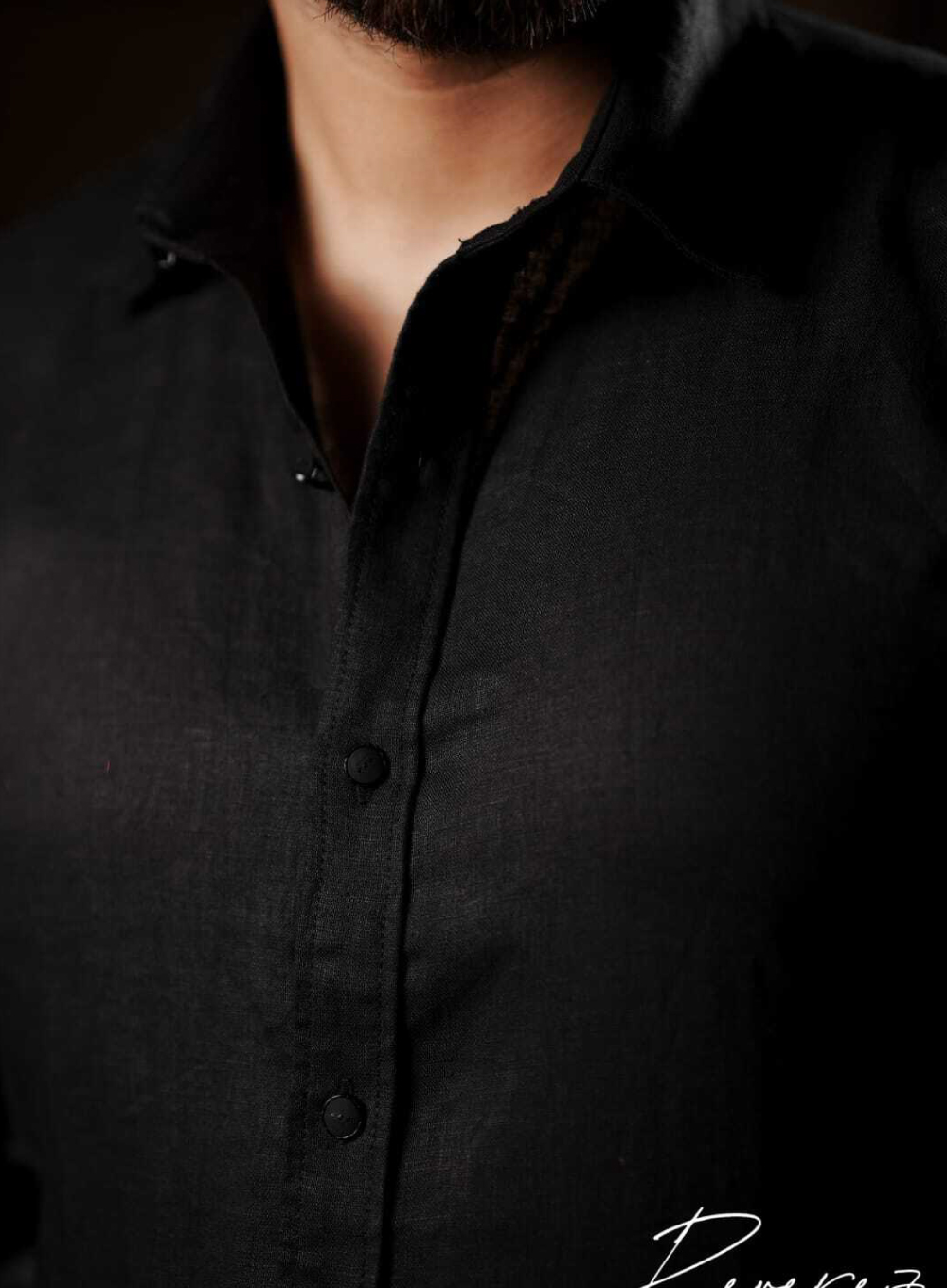 1701 - Black shirt deep