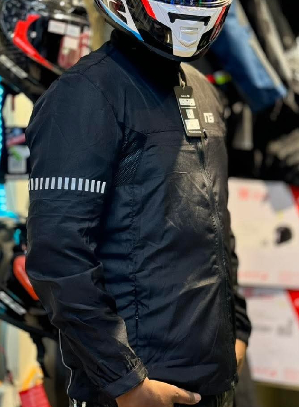 1730 - NG Windbreaker Black