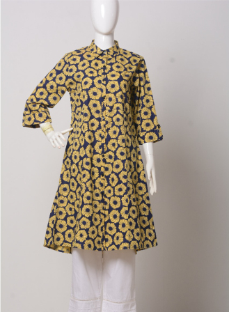 1763 - LT1200 Women's Top Yellow Flower on Navy Blue