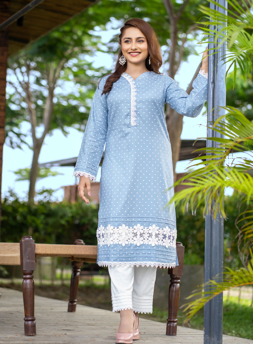 1990 - Ladies Kurti Style No: LES 1801