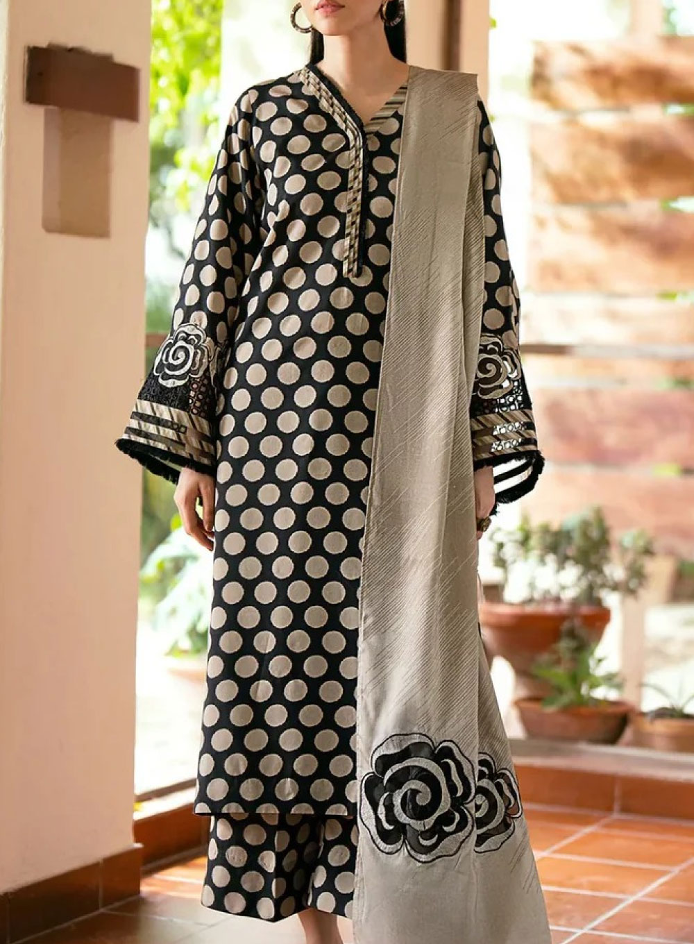 2154 - Nazrah Salwar Kameez (Gray & Black)