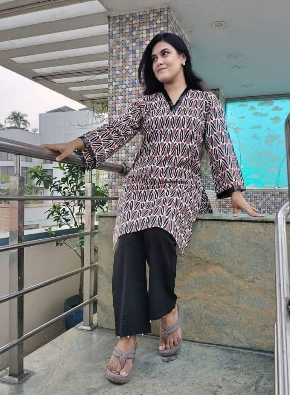 2240 - Celebrella Multi Kurti Black